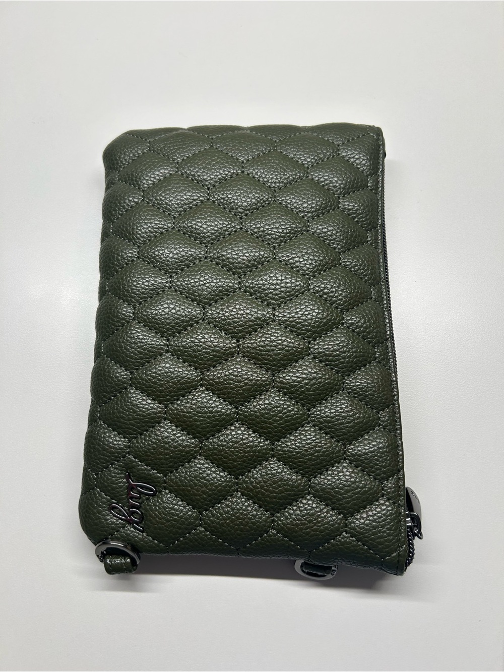 Lug Peekaboo 2 Quilted Olive Green Crossbody Pouch (Wildflower Olive lining) EUC